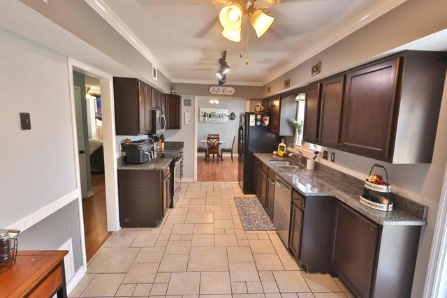 410 Woodland Park Circle, Mary Esther, FL 32569