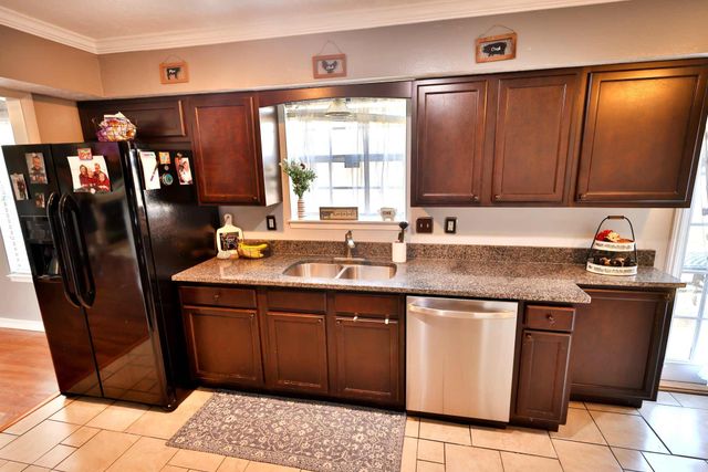 410 Woodland Park Circle, Mary Esther, FL 32569