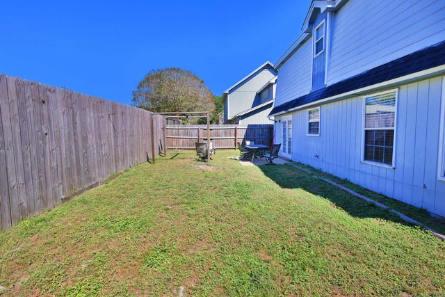 410 Woodland Park Circle, Mary Esther, FL 32569