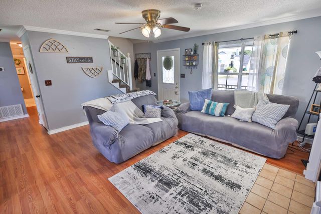 410 Woodland Park Circle, Mary Esther, FL 32569