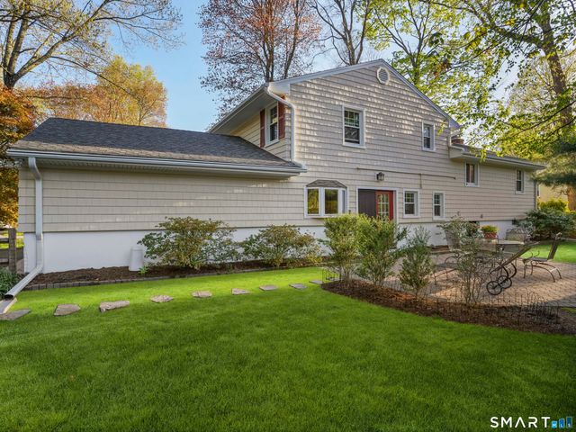 8 Dorset Road, Norwalk, CT 06851