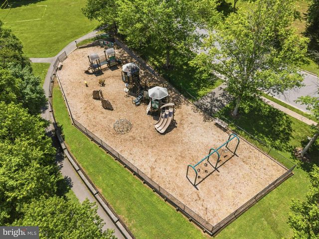 112 CANFIELD HILL DR, Gaithersburg, MD 20878