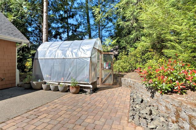 1171 E Old Ranch Road, Allyn, WA 98524