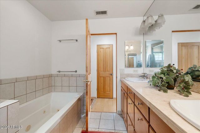 559 JORDAN Road 4, Sedona, AZ 86336