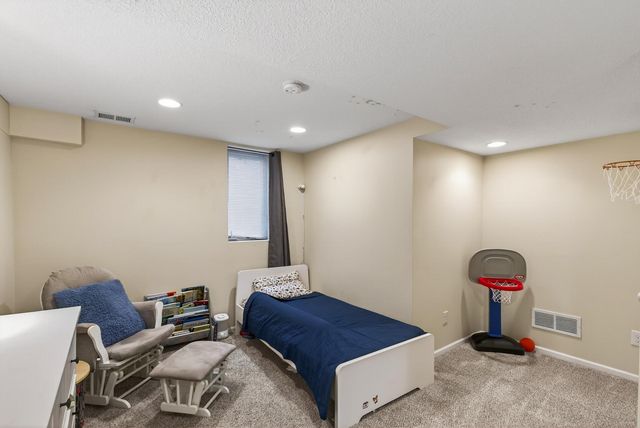 3049 Sumter Avenue S, Saint Louis Park, MN 55426