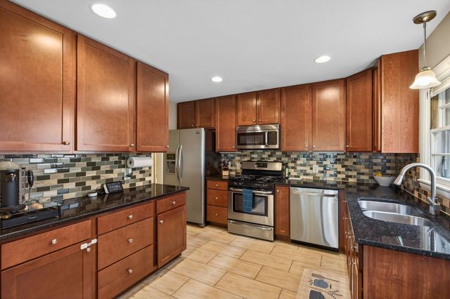 3049 Sumter Avenue S, Saint Louis Park, MN 55426