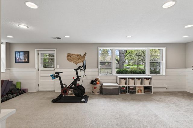 3049 Sumter Avenue S, Saint Louis Park, MN 55426