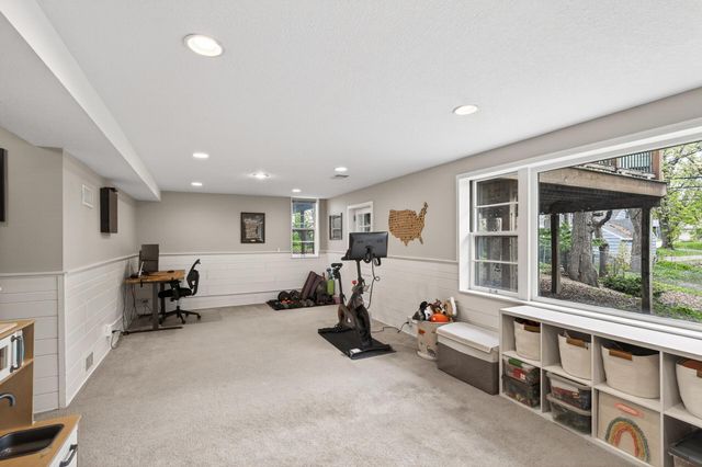 3049 Sumter Avenue S, Saint Louis Park, MN 55426