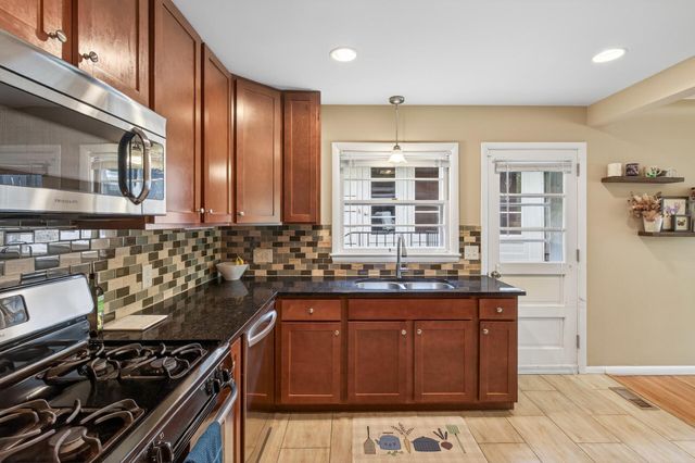3049 Sumter Avenue S, Saint Louis Park, MN 55426
