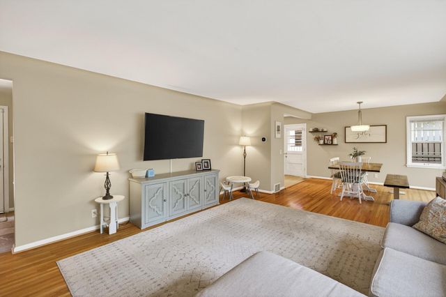 3049 Sumter Avenue S, Saint Louis Park, MN 55426