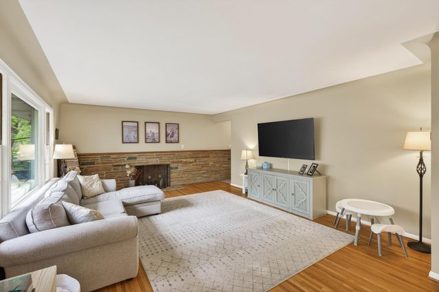3049 Sumter Avenue S, Saint Louis Park, MN 55426
