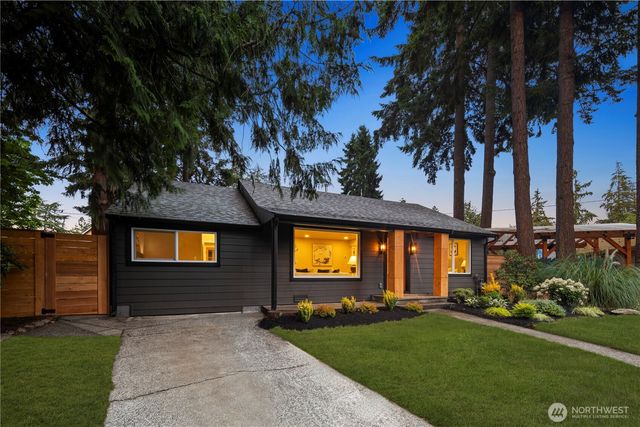 12520 24th Avenue NE, Seattle, WA 98125