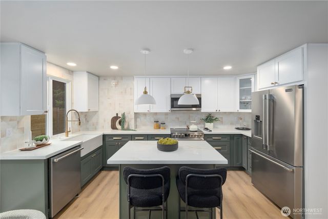 12520 24th Avenue NE, Seattle, WA 98125