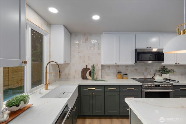 12520 24th Avenue NE, Seattle, WA 98125
