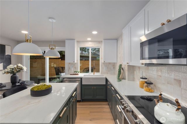 12520 24th Avenue NE, Seattle, WA 98125