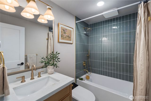 12520 24th Avenue NE, Seattle, WA 98125