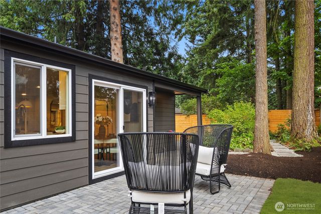 12520 24th Avenue NE, Seattle, WA 98125