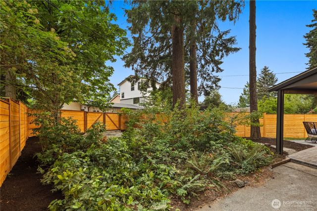 12520 24th Avenue NE, Seattle, WA 98125