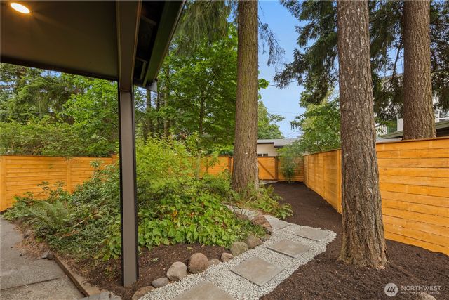 12520 24th Avenue NE, Seattle, WA 98125