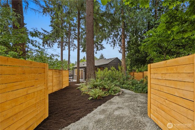 12520 24th Avenue NE, Seattle, WA 98125