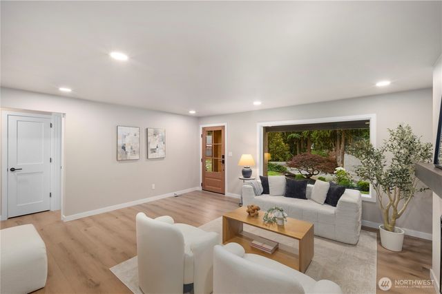 12520 24th Avenue NE, Seattle, WA 98125