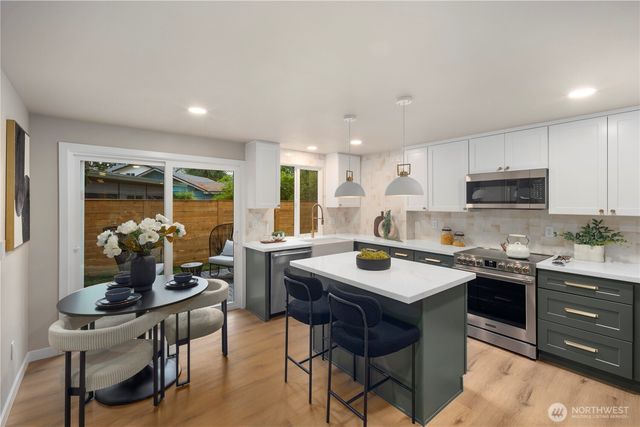 12520 24th Avenue NE, Seattle, WA 98125