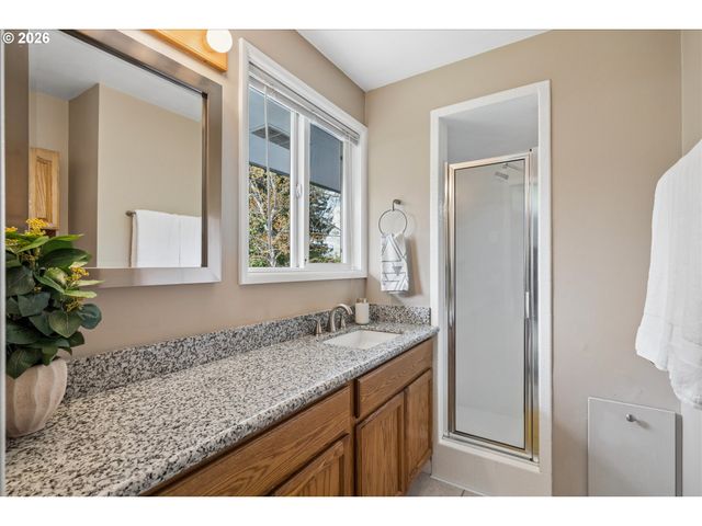 2650 TAYLOR St, Eugene, OR 97405