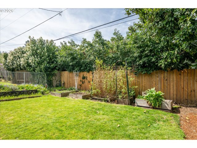 2650 TAYLOR St, Eugene, OR 97405