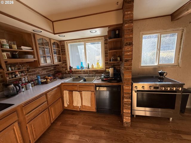 70677 FOLLETT Rd, Elgin, OR 97827