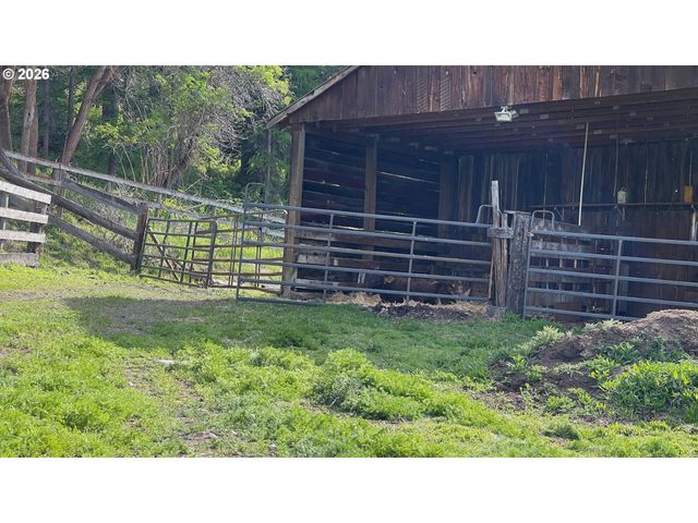 70677 FOLLETT Rd, Elgin, OR 97827