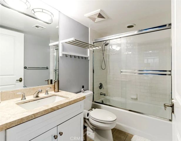 7249 Franklin Avenue 205, Hollywood Hills, CA 90046