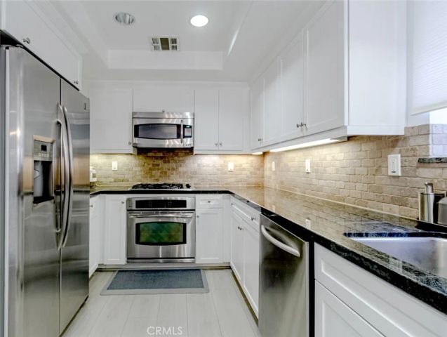 7249 Franklin Avenue 205, Hollywood Hills, CA 90046