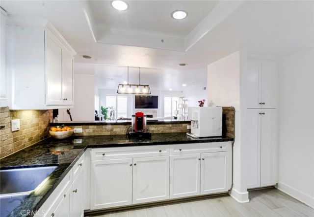 7249 Franklin Avenue 205, Hollywood Hills, CA 90046