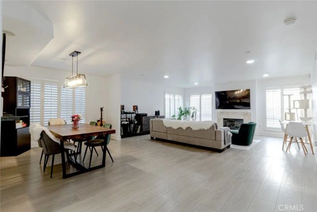 7249 Franklin Avenue 205, Hollywood Hills, CA 90046
