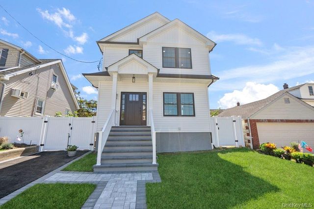 101 Brown Street, Mineola, NY 11501
