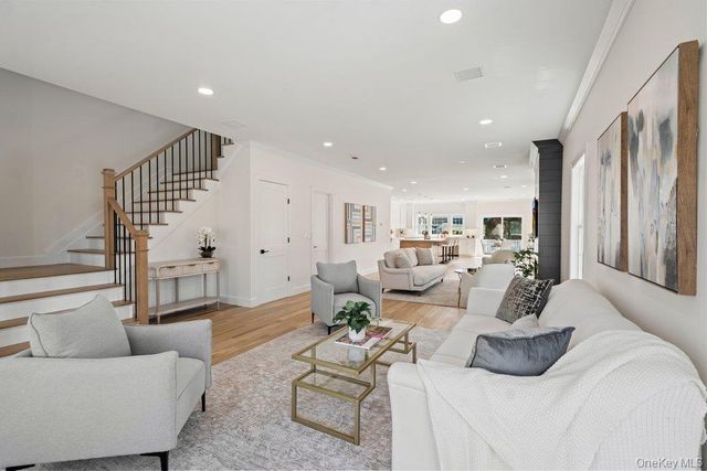 101 Brown Street, Mineola, NY 11501
