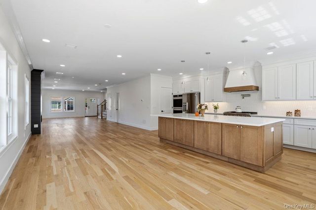 101 Brown Street, Mineola, NY 11501
