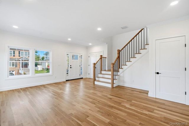 101 Brown Street, Mineola, NY 11501