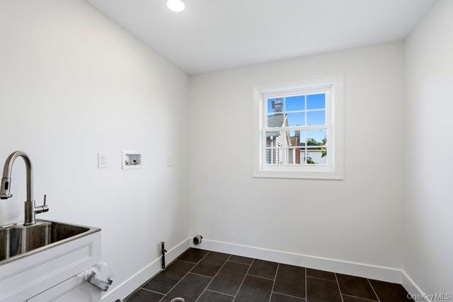 101 Brown Street, Mineola, NY 11501