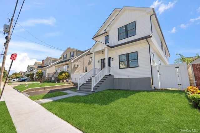 101 Brown Street, Mineola, NY 11501