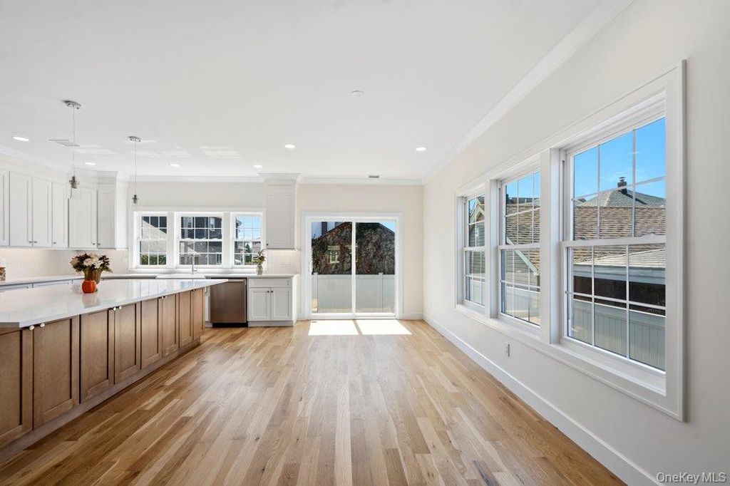 101 Brown Street, Mineola, NY 11501 — photo 5