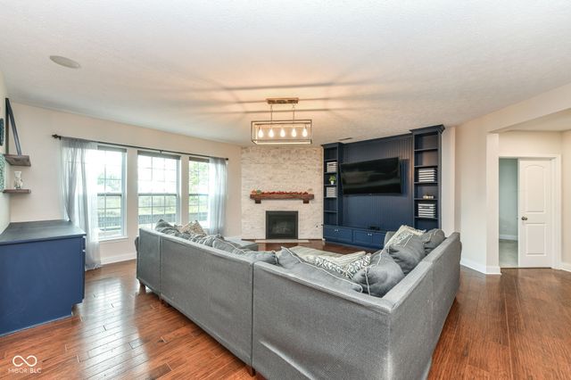 8425 Wicklow Way, Brownsburg, IN 46112