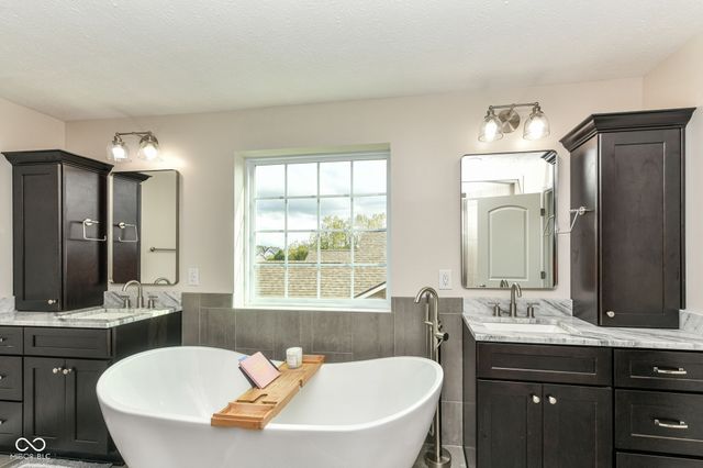 8425 Wicklow Way, Brownsburg, IN 46112