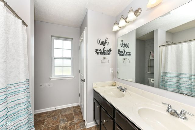 8425 Wicklow Way, Brownsburg, IN 46112