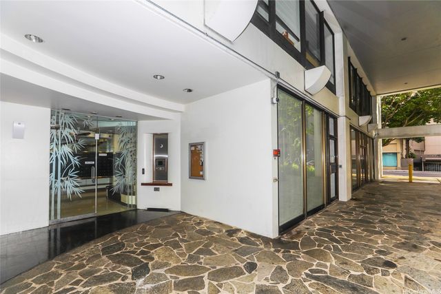 225 Queen Street 19F, Honolulu, HI 96813