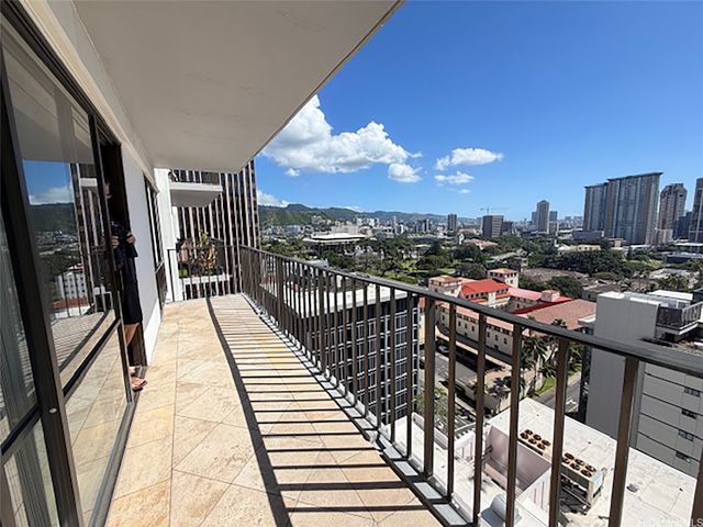 225 Queen Street 19F, Honolulu, HI 96813