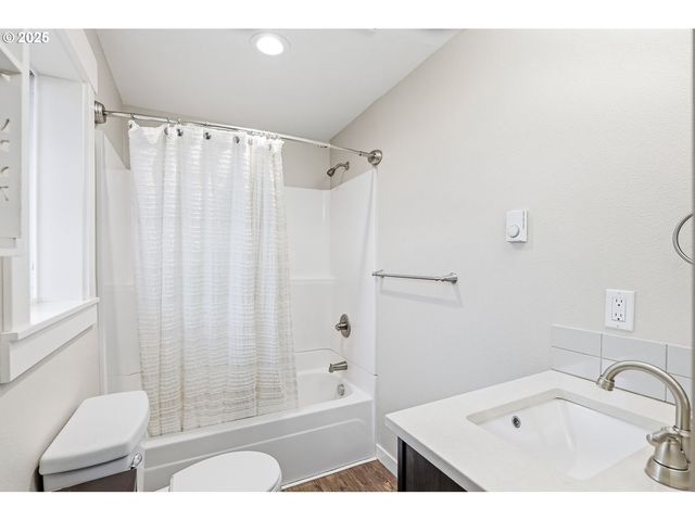 14638 Sw MAY Ct, Sherwood, OR 97140