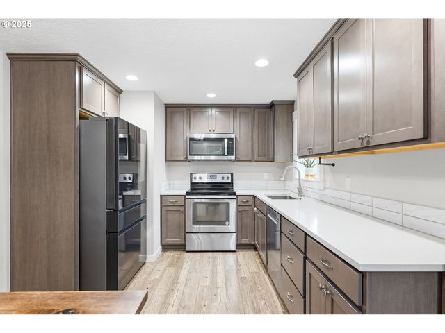 14638 Sw MAY Ct, Sherwood, OR 97140