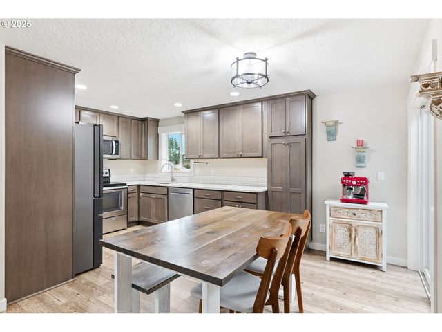 14638 Sw MAY Ct, Sherwood, OR 97140