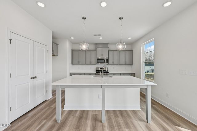 513 Hipwood Drive, Zebulon, NC 27597